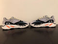 ADIDAS - YEEZY 700